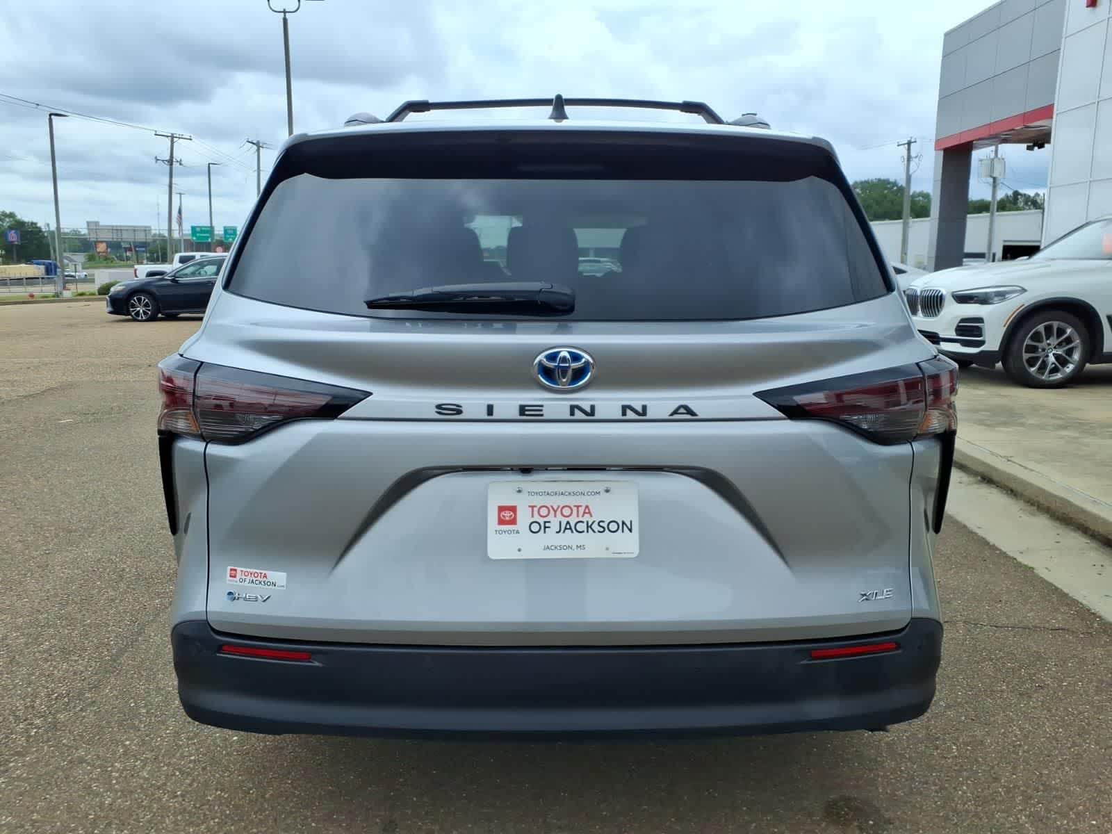 Thumbnail: 2025 Toyota Sienna - 6
