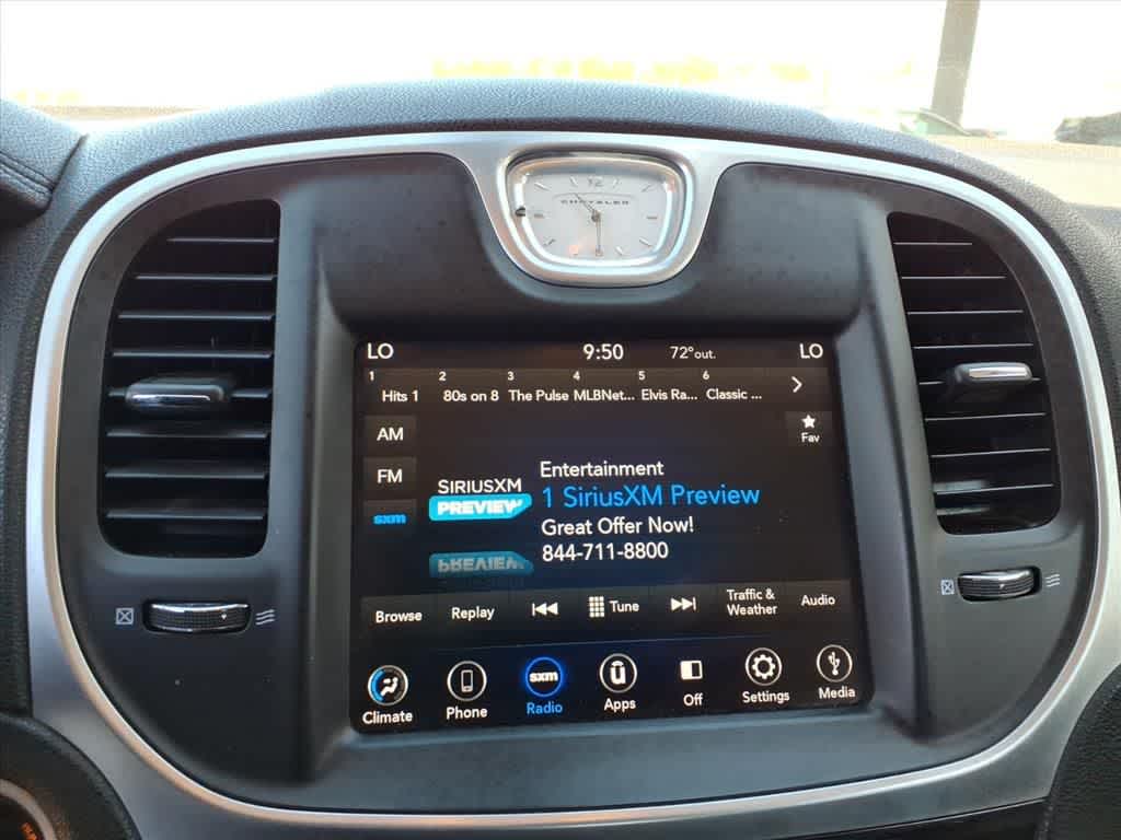 Thumbnail: 2019 Chrysler 300 - 18