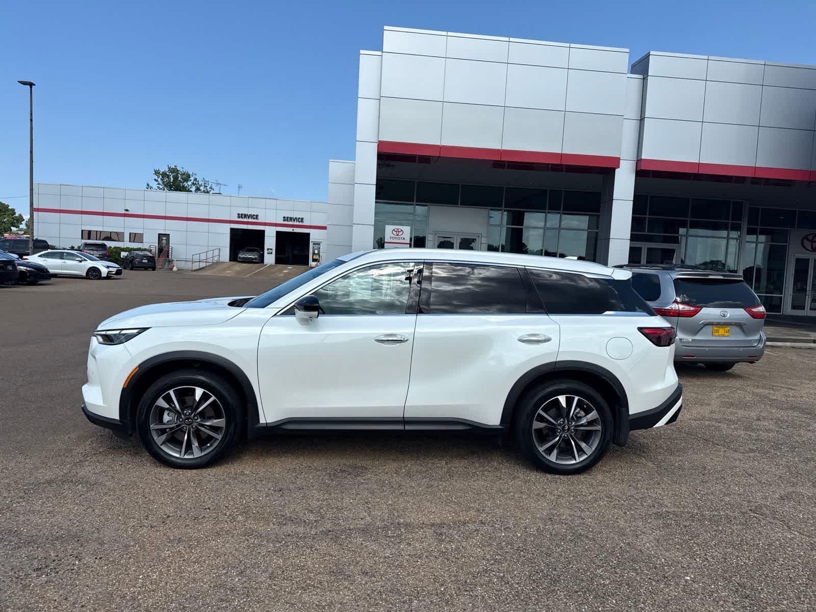 Thumbnail: 2025 INFINITI QX60 - 1