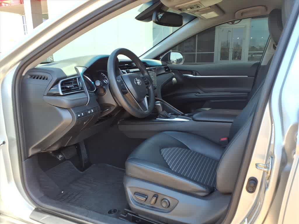 Thumbnail: 2020 Toyota Camry - 26