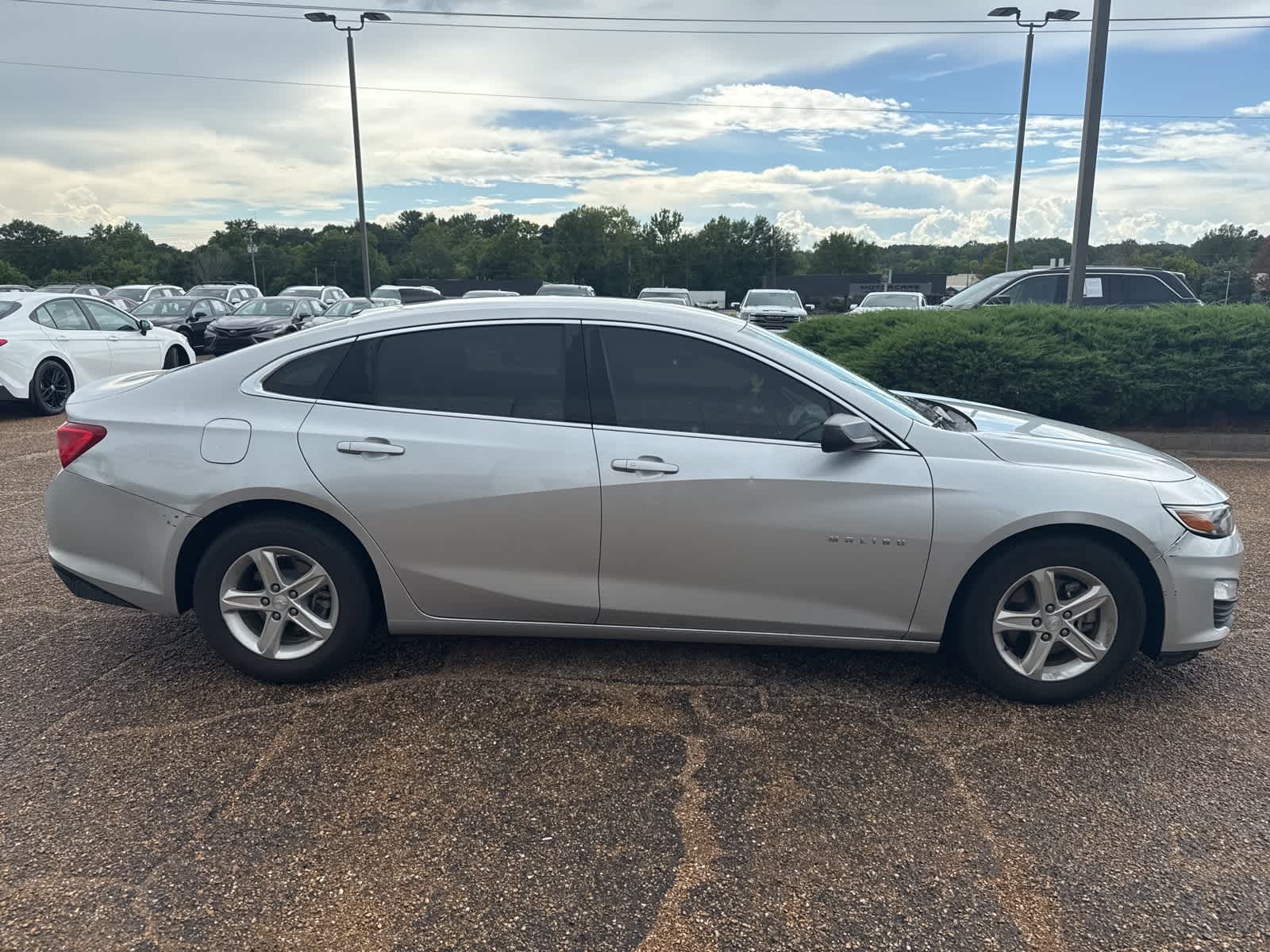 Thumbnail: 2020 Chevrolet Malibu - 5