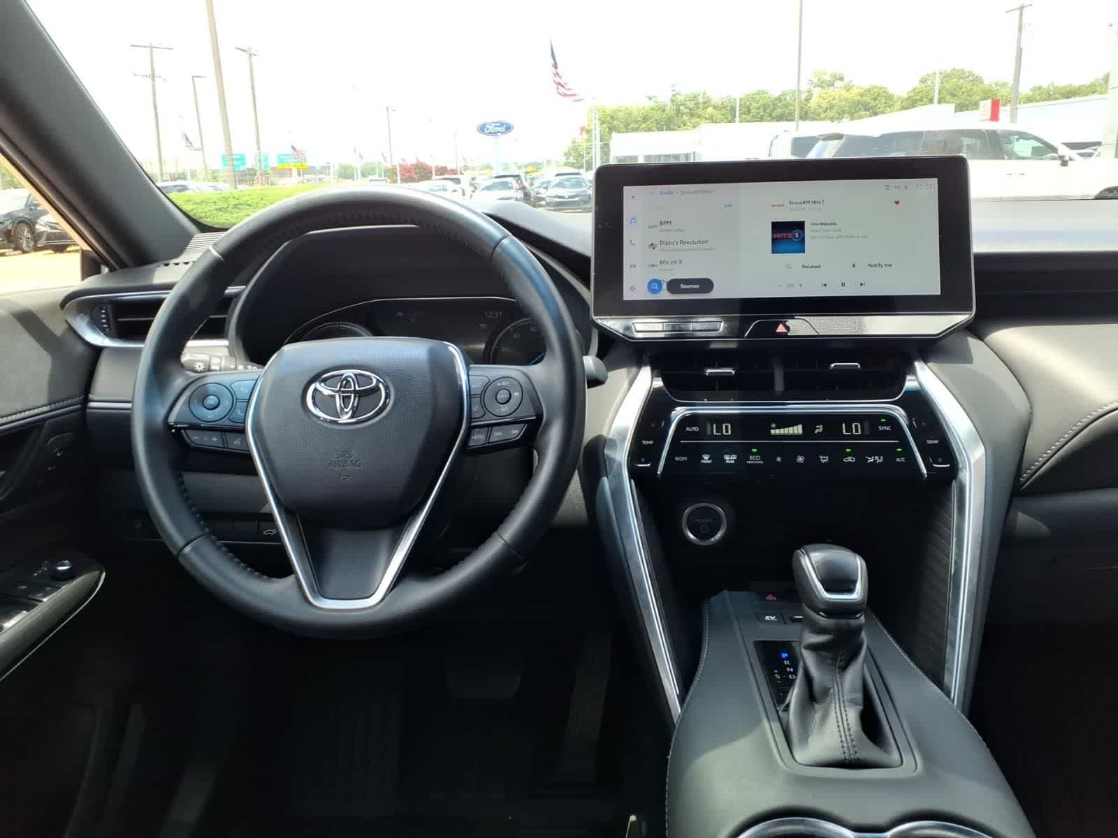 Thumbnail: 2023 Toyota Venza - 10