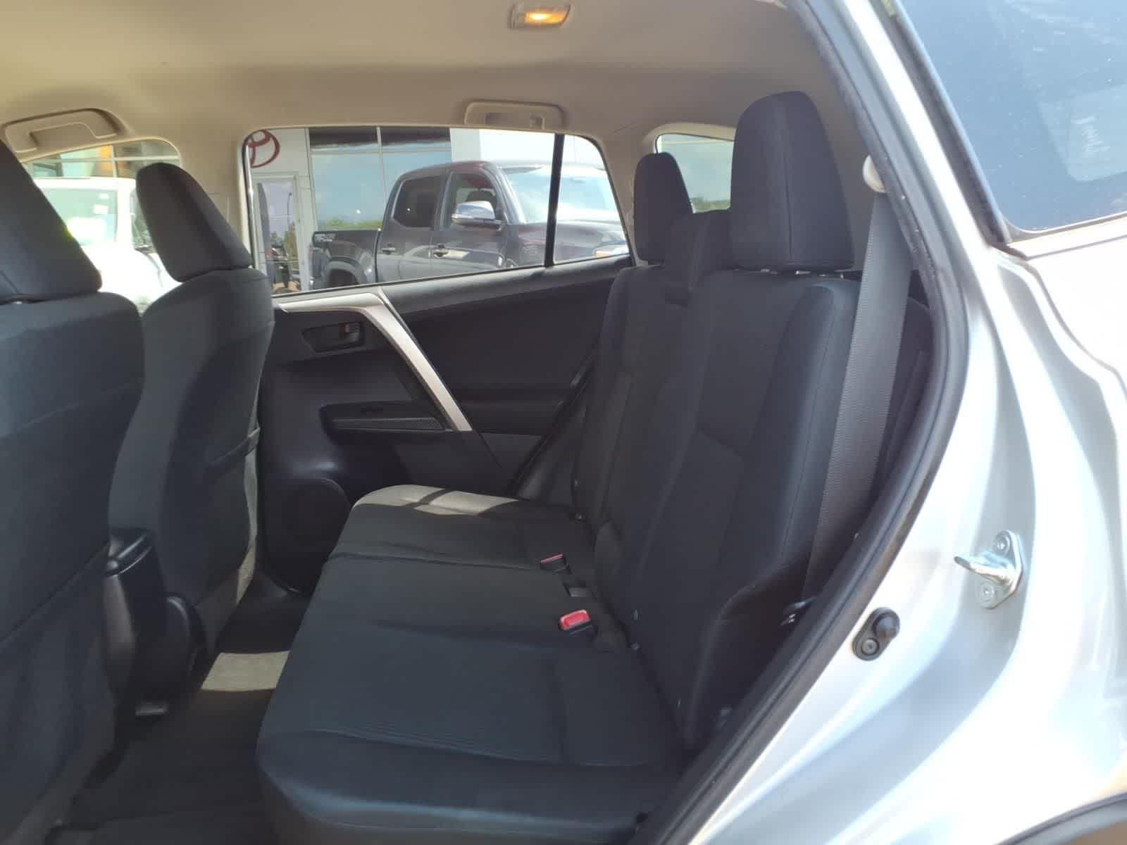 Thumbnail: 2015 Toyota RAV4 - 28