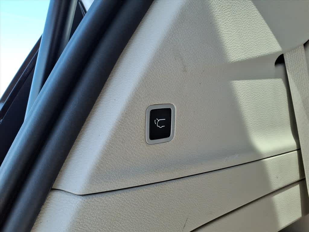 Thumbnail: 2019 Chrysler Pacifica - 9