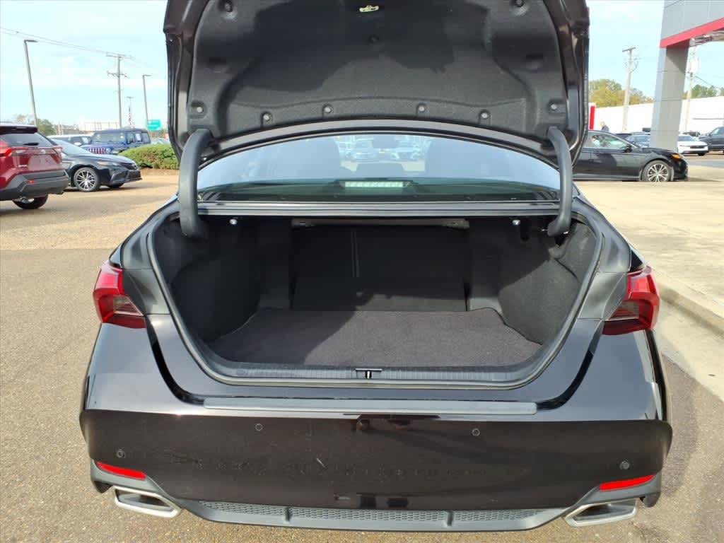 Thumbnail: 2022 Toyota Avalon - 8