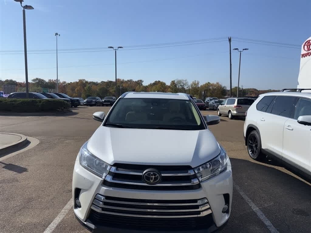 Used 2018 Toyota Highlander Limited V6 SUV