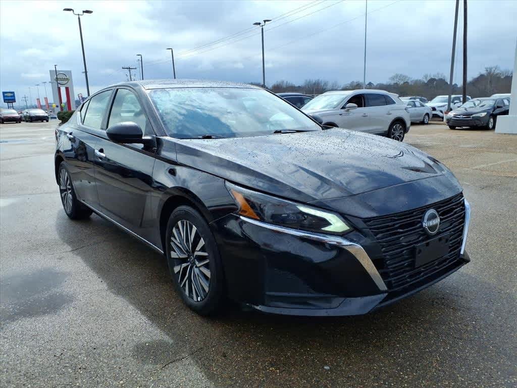 Thumbnail: 2025 Nissan Altima - 3