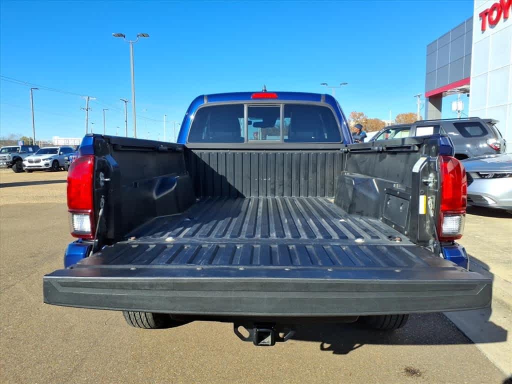 Thumbnail: 2022 Toyota Tacoma - 9