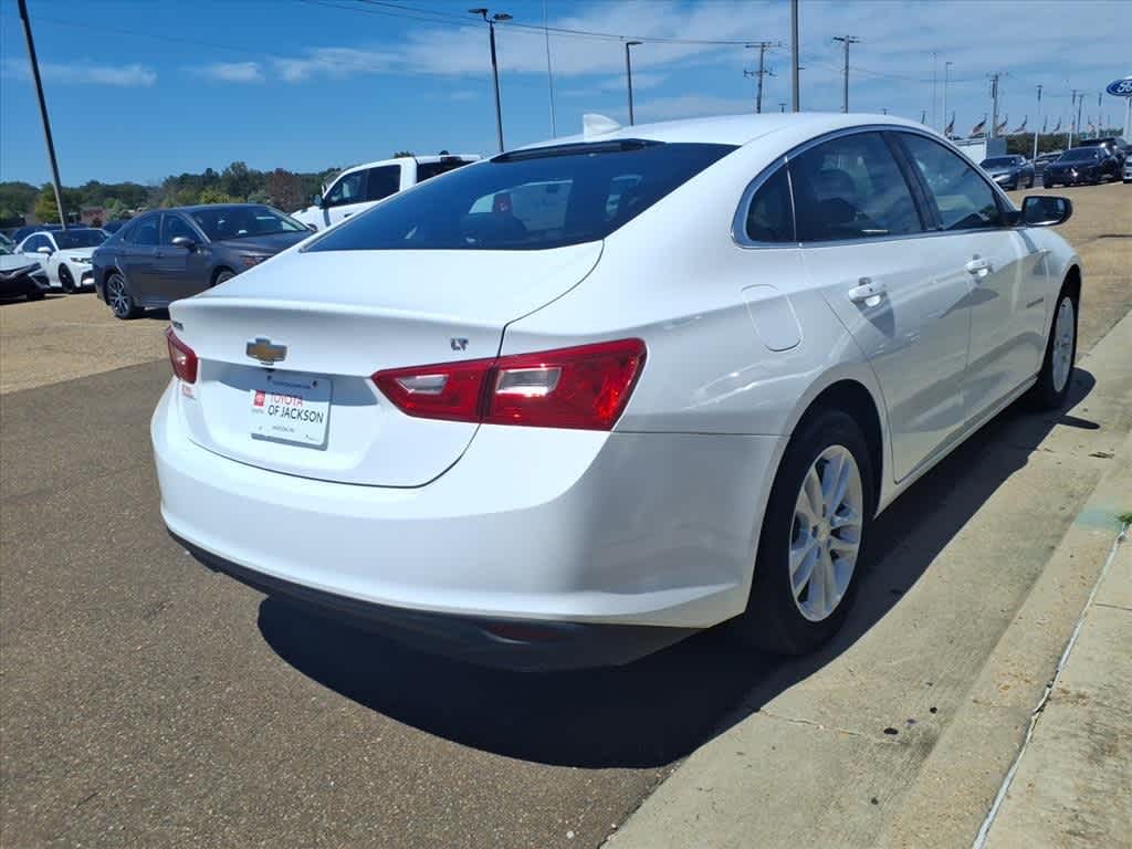 Thumbnail: 2018 Chevrolet Malibu - 5