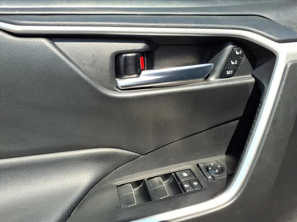 Thumbnail: 2021 Toyota RAV4 - 13