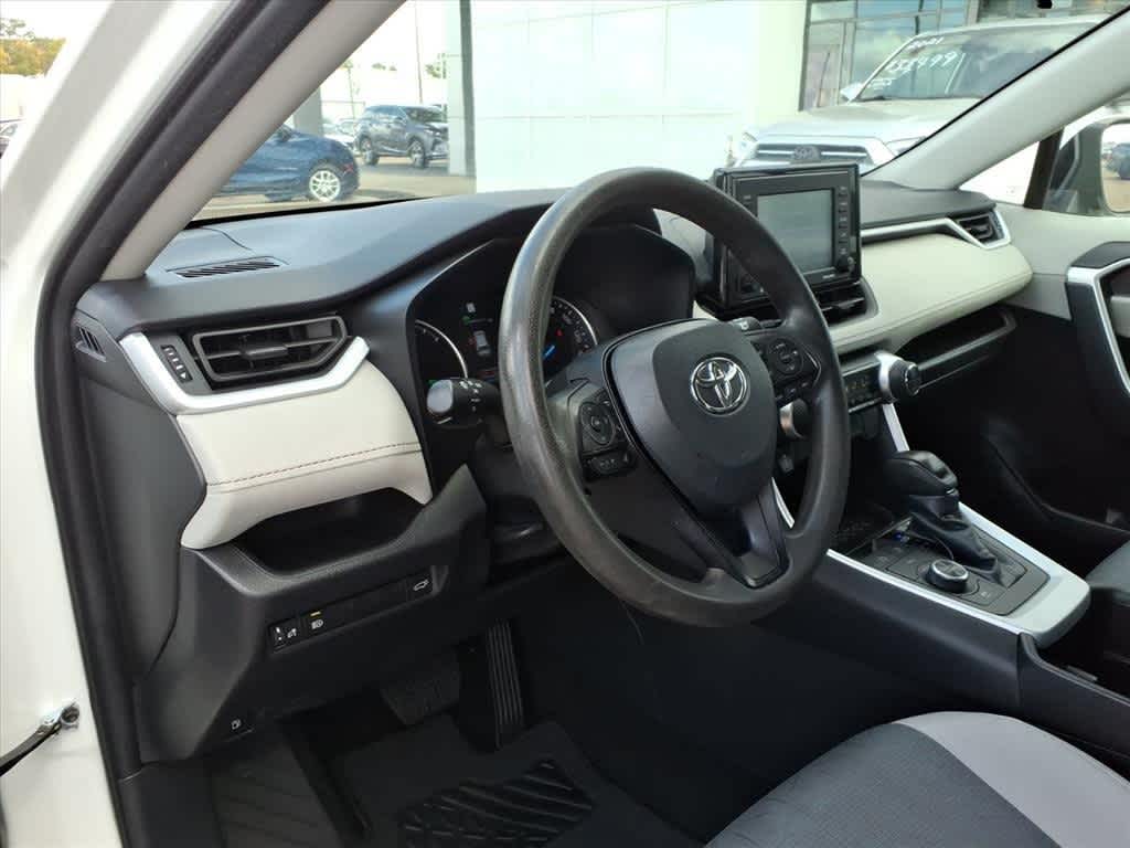 Thumbnail: 2022 Toyota RAV4 - 11