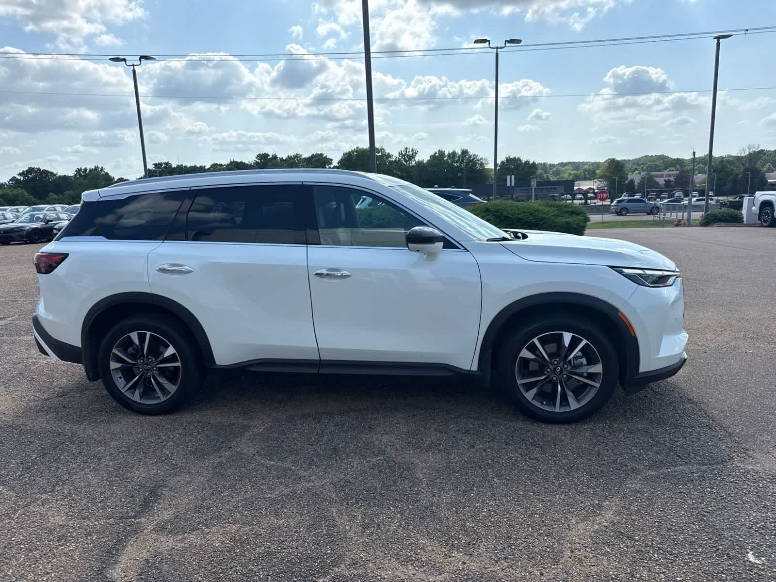Thumbnail: 2025 INFINITI QX60 - 3
