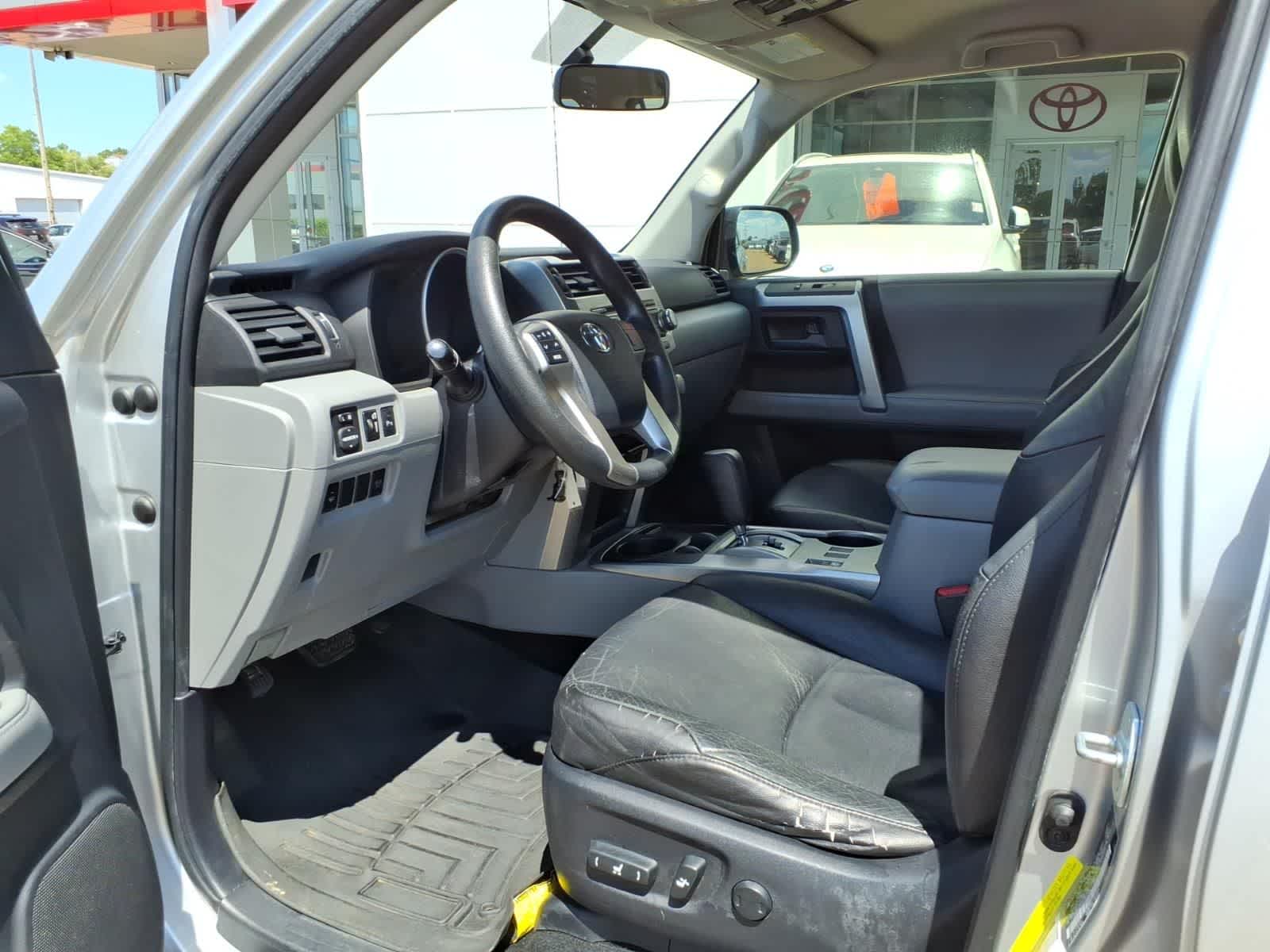 Thumbnail: 2013 Toyota 4Runner - 27