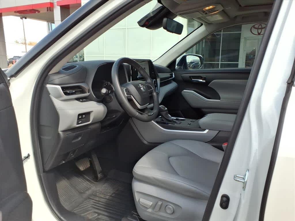 Thumbnail: 2024 Toyota Highlander - 26