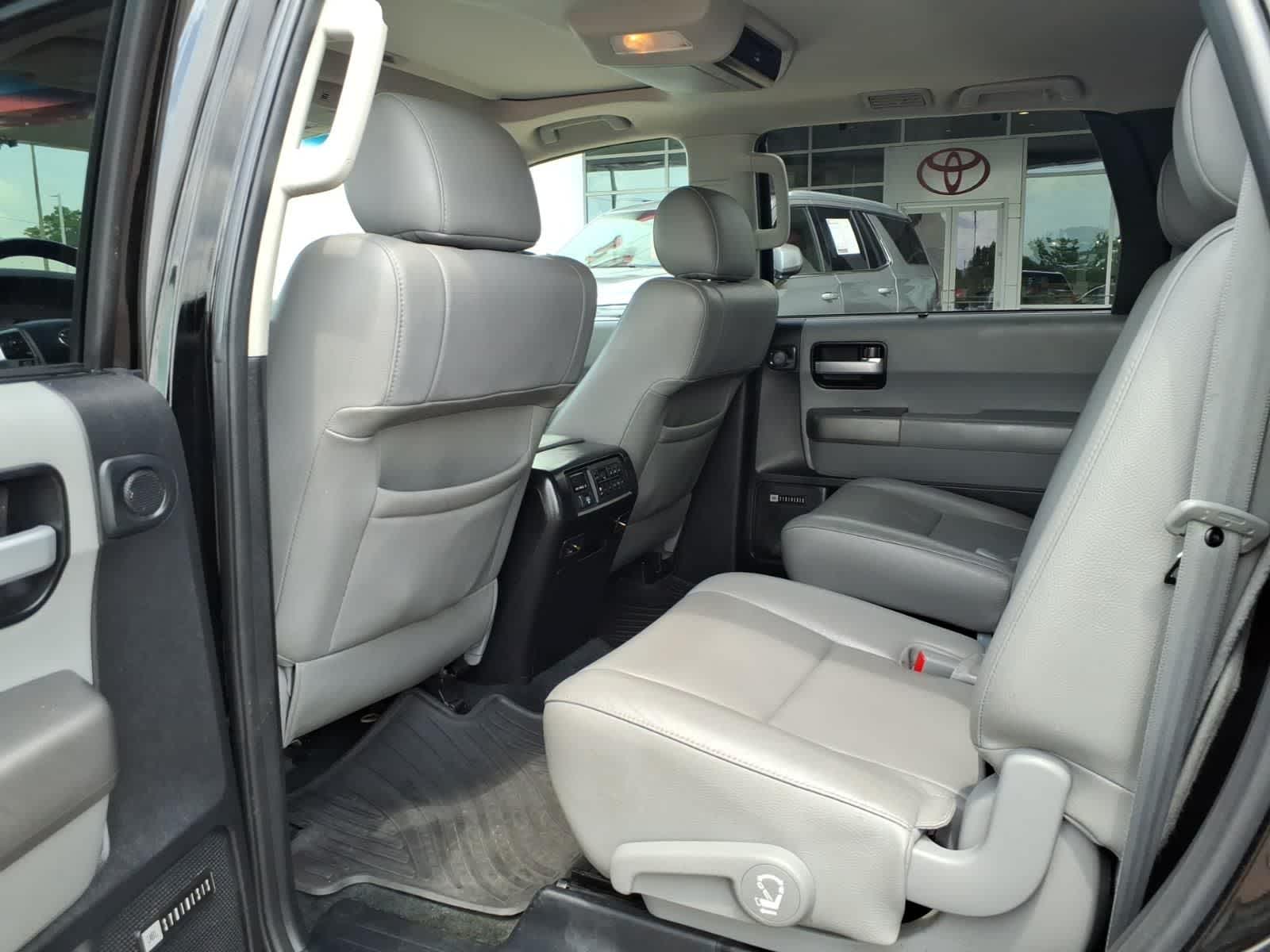 Thumbnail: 2014 Toyota Sequoia - 28