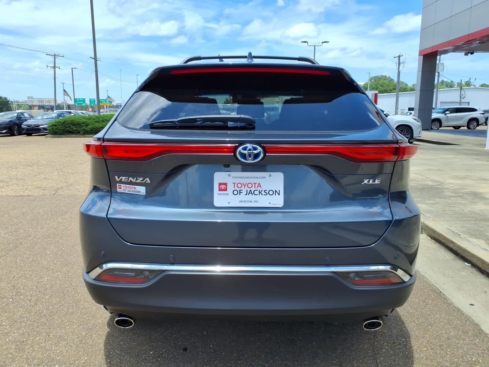 Thumbnail: 2023 Toyota Venza - 6