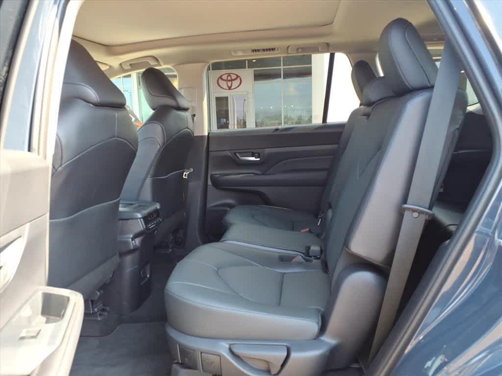 Thumbnail: 2026 Toyota Grand Highlander - 28