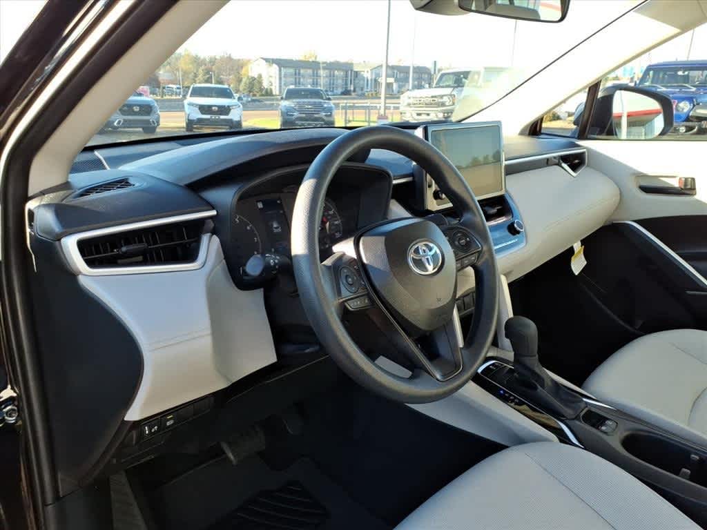 Thumbnail: 2025 Toyota Corolla Cross - 10