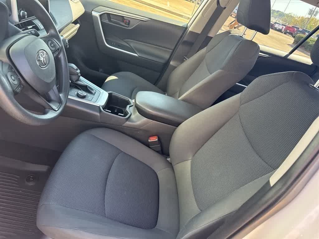 Thumbnail: 2023 Toyota RAV4 - 6