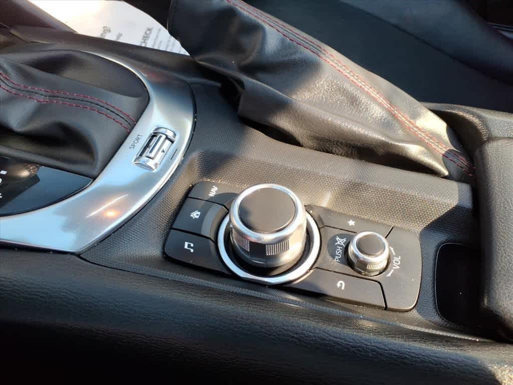 Thumbnail: 2019 Mazda MX-5 Miata - 20