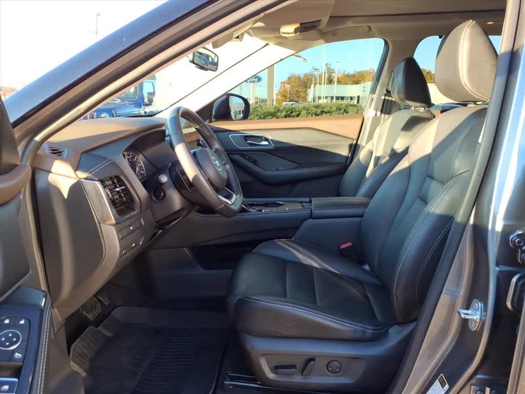 Thumbnail: 2021 Nissan Rogue - 24