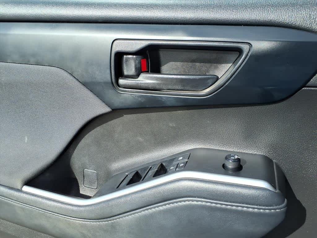 Thumbnail: 2022 Toyota Highlander - 12