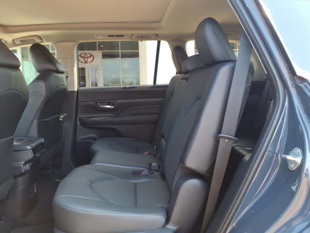 Thumbnail: 2026 Toyota Grand Highlander - 29