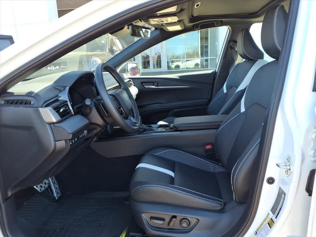 Thumbnail: 2025 Toyota Camry - 24