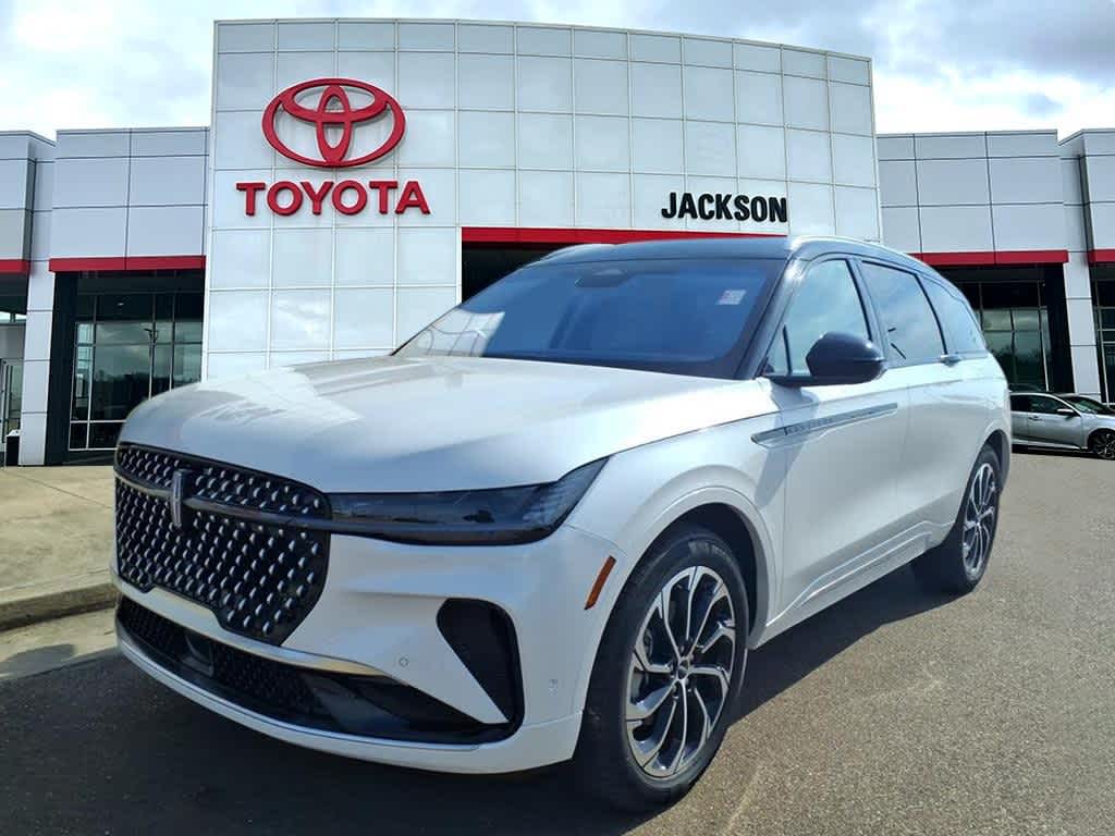 Thumbnail: 2024 Lincoln Nautilus - 1