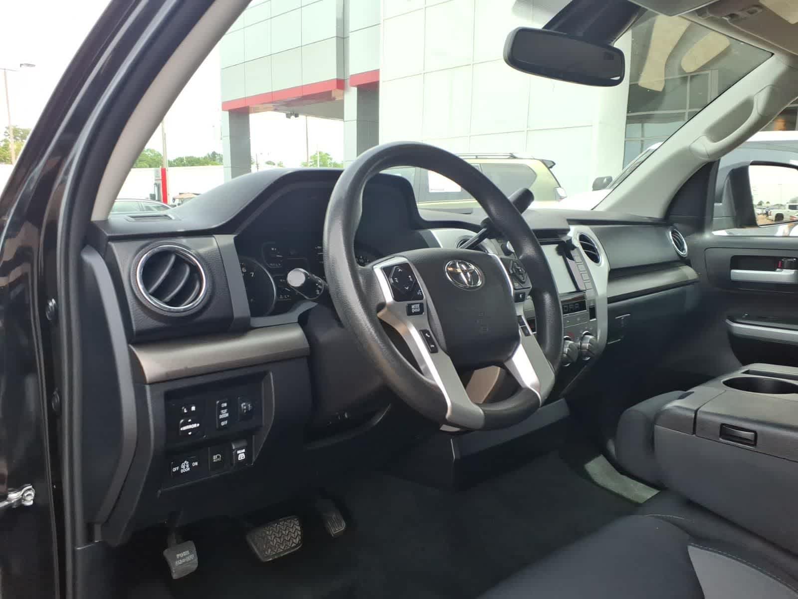 Thumbnail: 2021 Toyota Tundra - 10