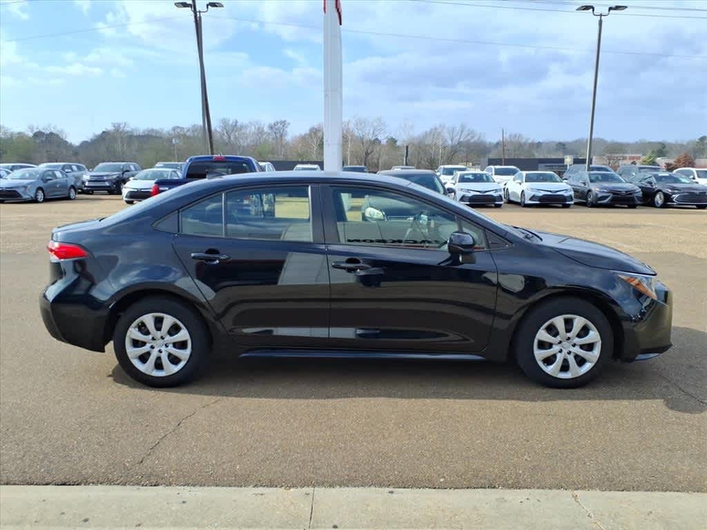 Thumbnail: 2023 Toyota Corolla - 4