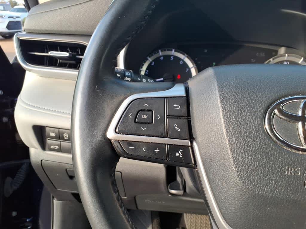 Thumbnail: 2023 Toyota Highlander - 15