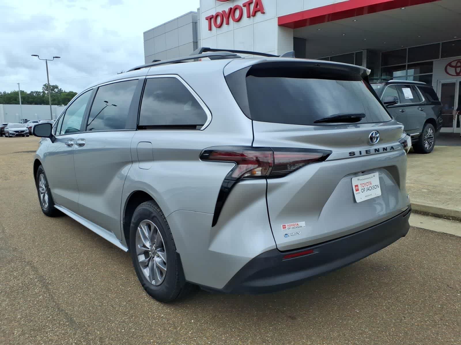 Thumbnail: 2025 Toyota Sienna - 7
