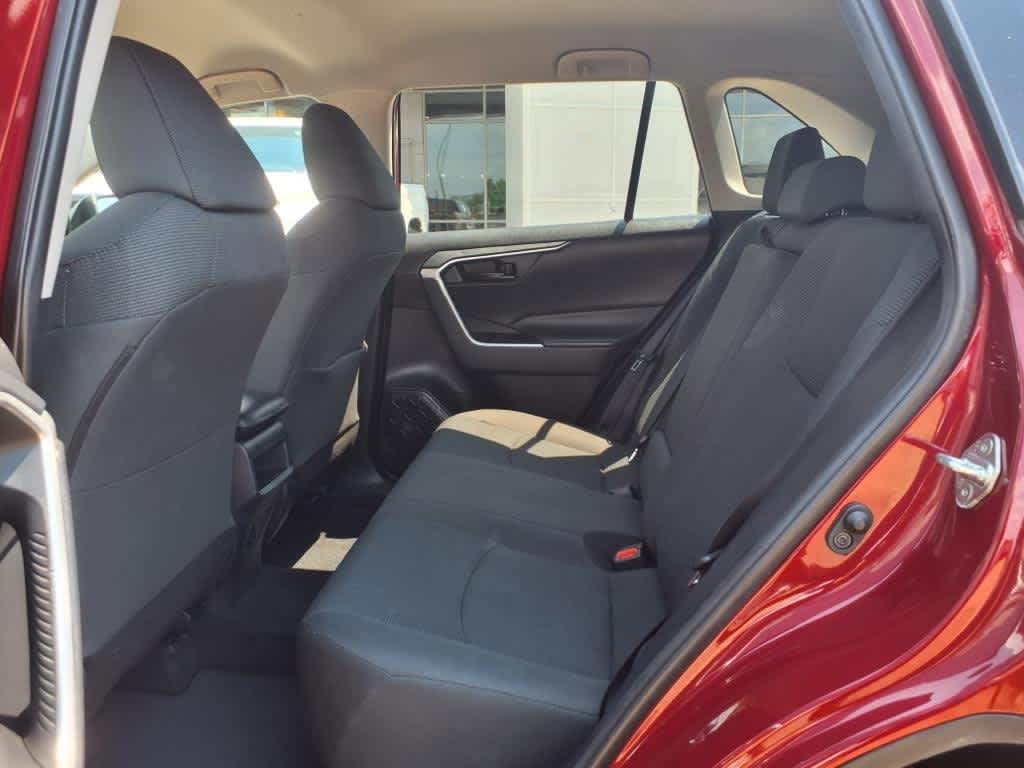 Thumbnail: 2021 Toyota RAV4 - 25