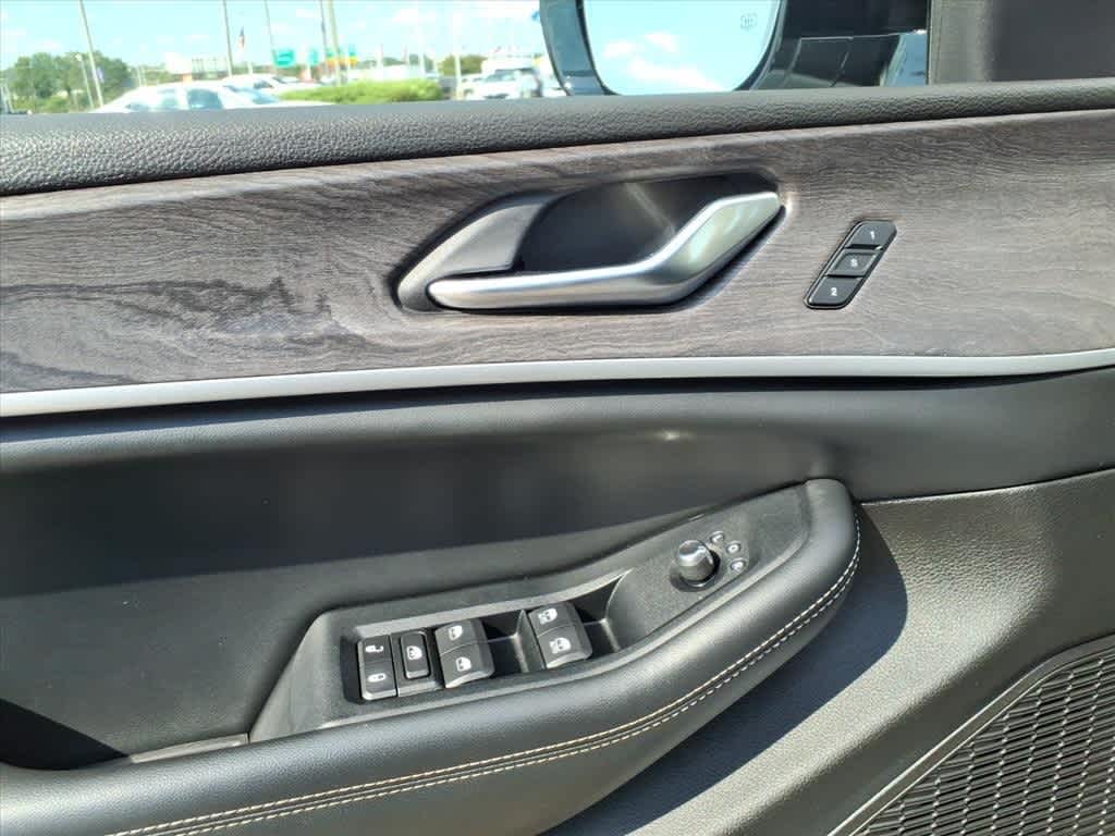 Thumbnail: 2023 Jeep Grand Cherokee - 13