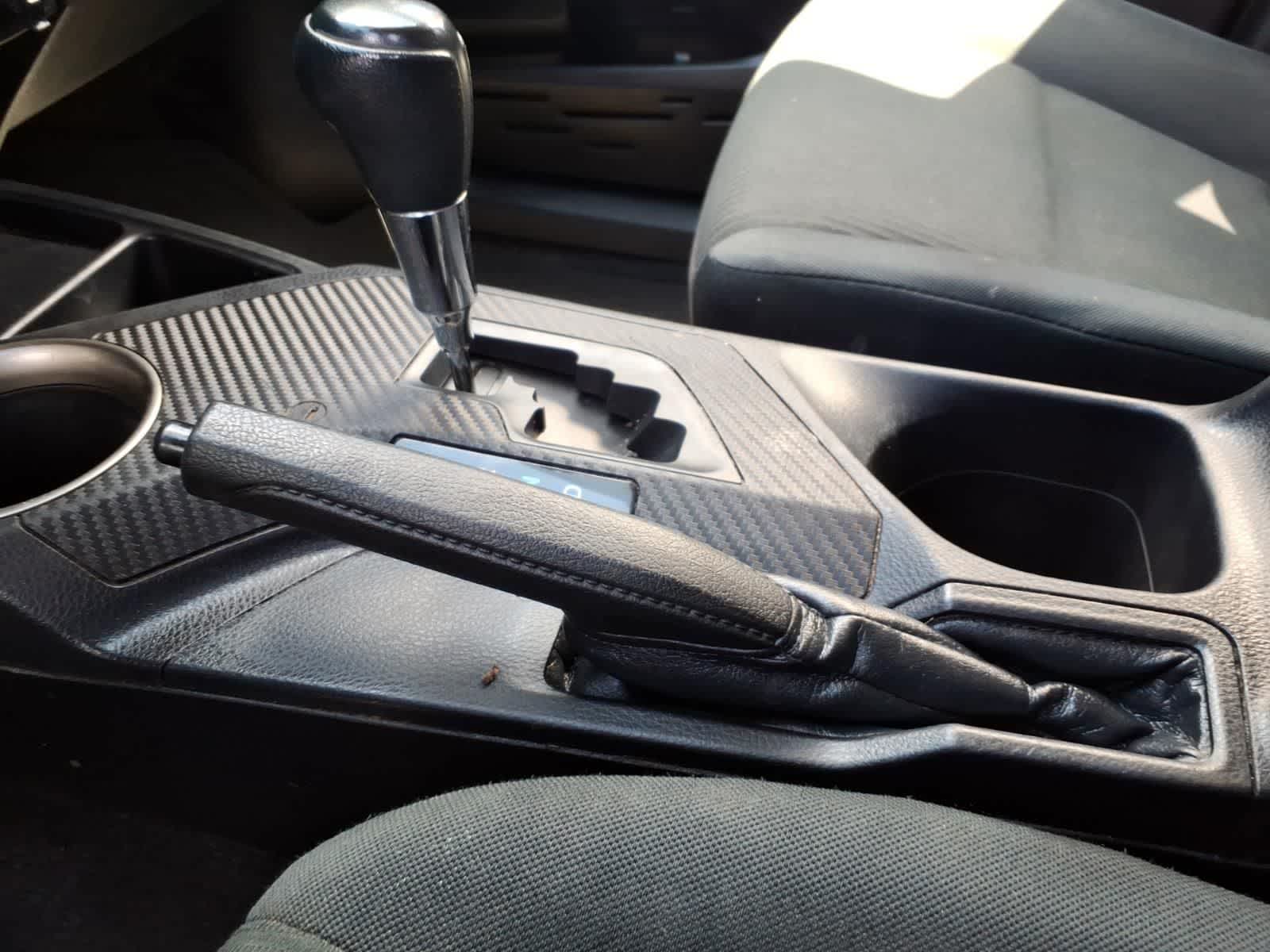 Thumbnail: 2015 Toyota RAV4 - 21