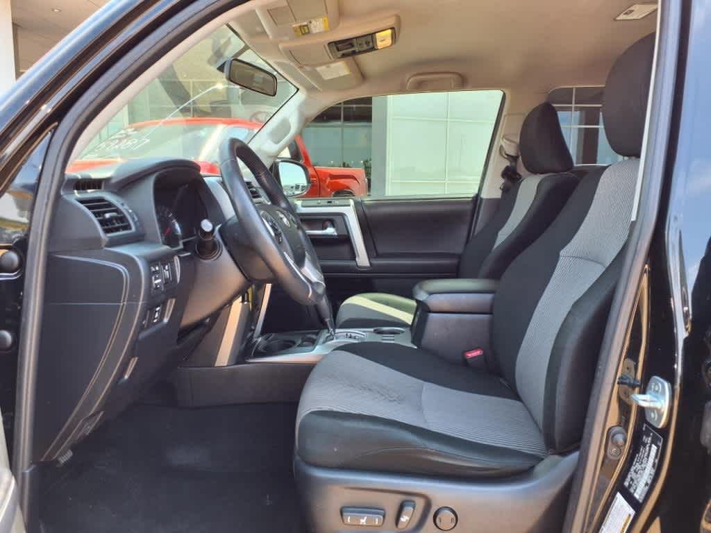 Thumbnail: 2019 Toyota 4Runner - 24