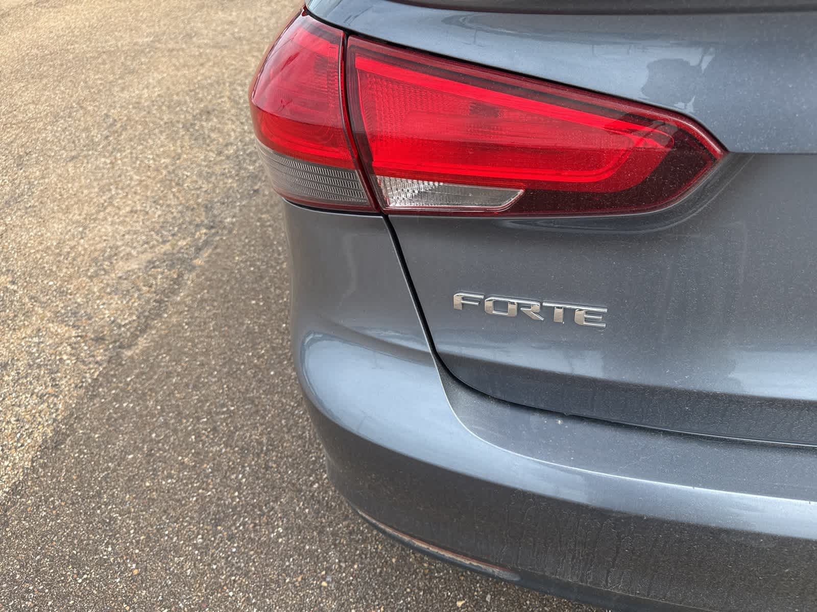 Thumbnail: 2017 Kia Forte - 5
