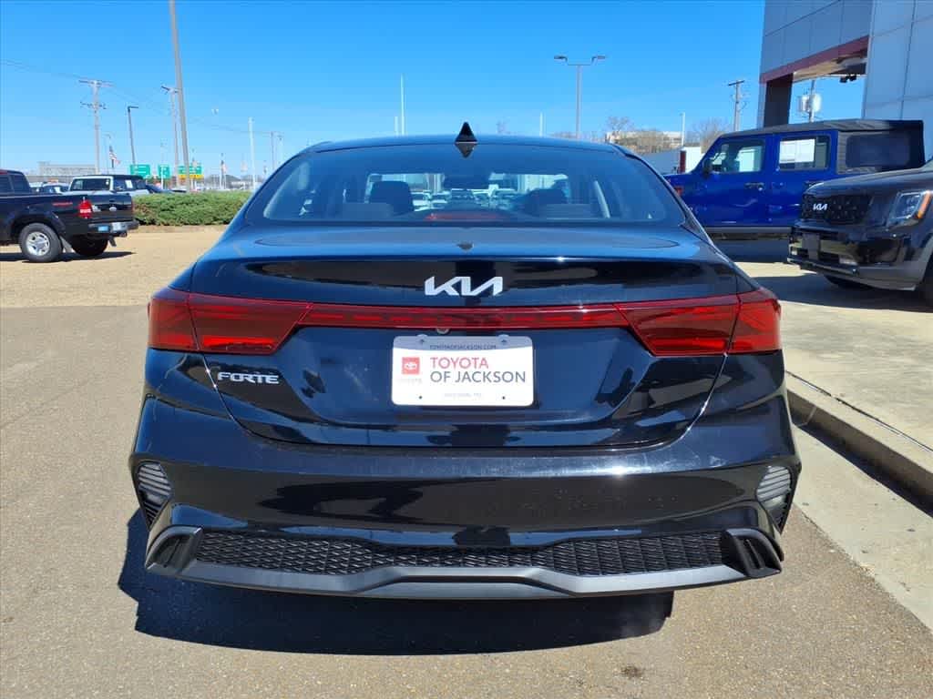 Thumbnail: 2023 Kia Forte - 6
