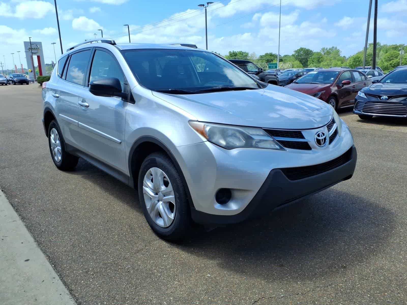 Thumbnail: 2015 Toyota RAV4 - 3