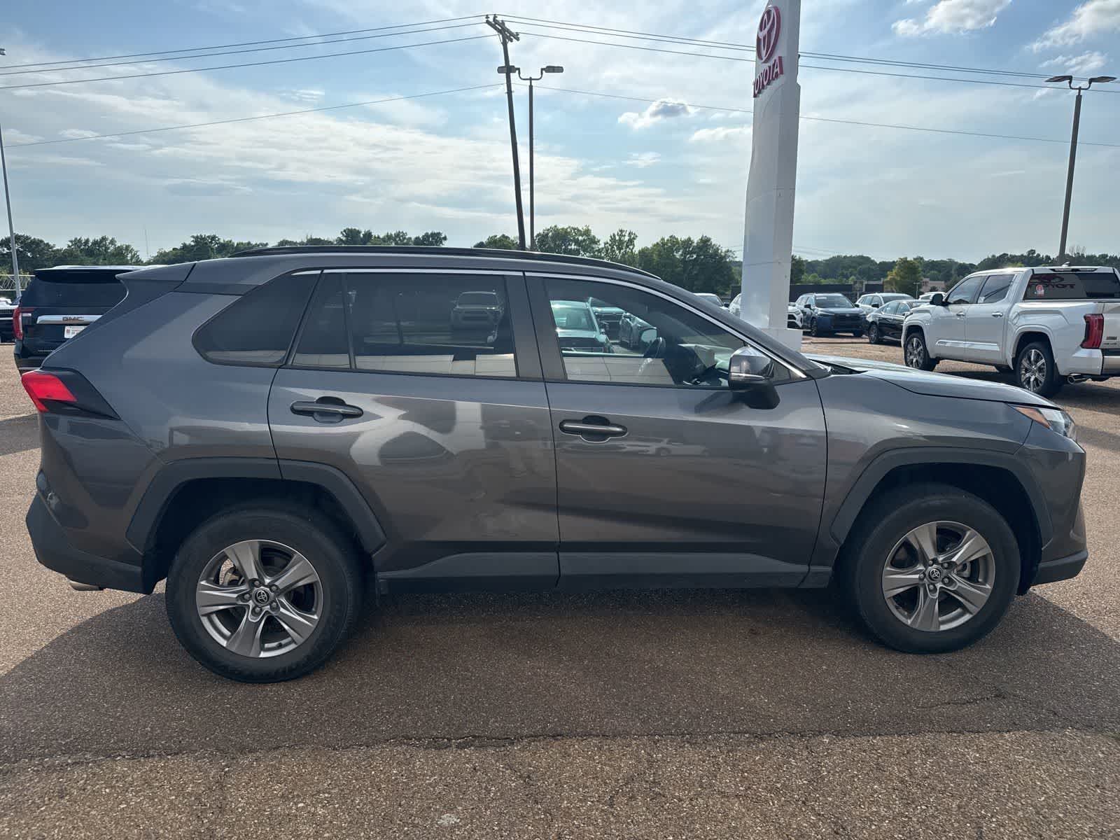 Thumbnail: 2022 Toyota RAV4 - 5