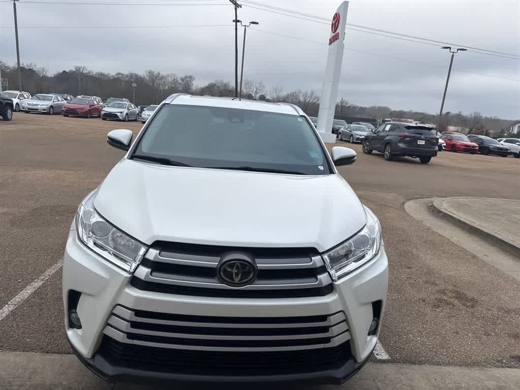 Thumbnail: 2019 Toyota Highlander - 2