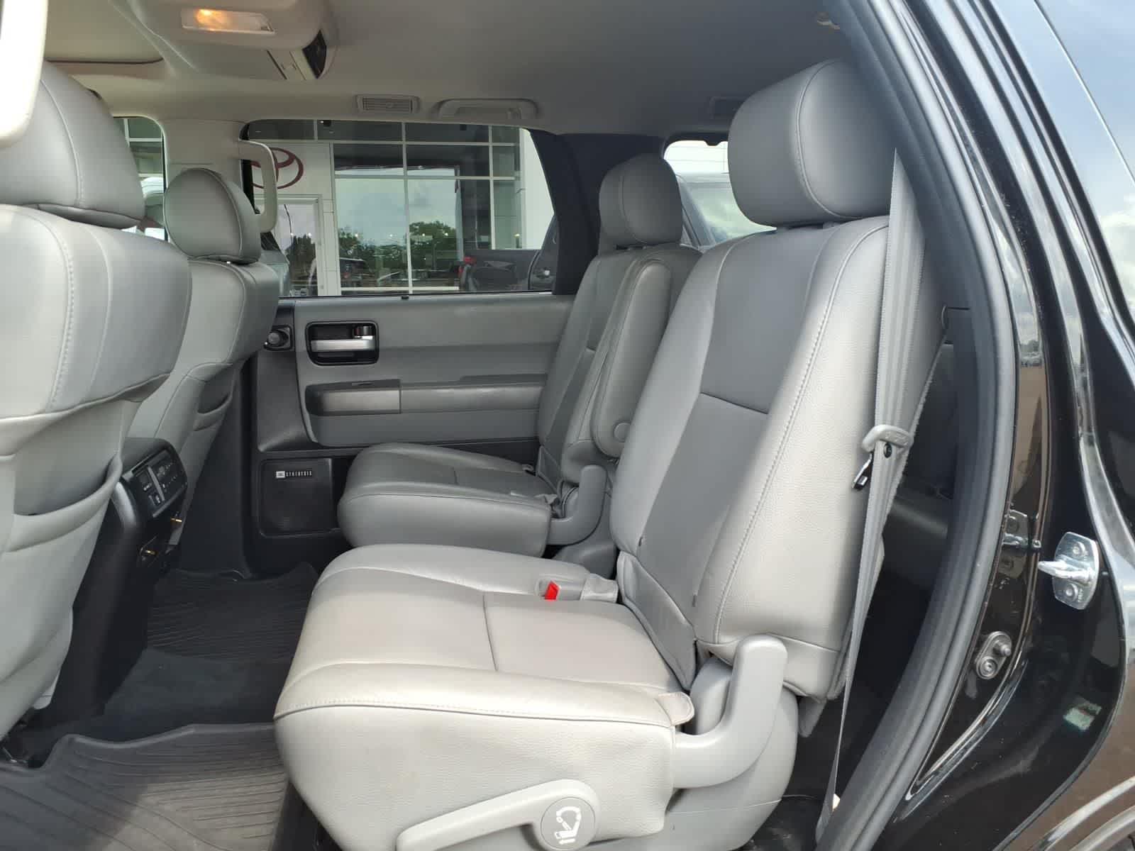 Thumbnail: 2014 Toyota Sequoia - 27