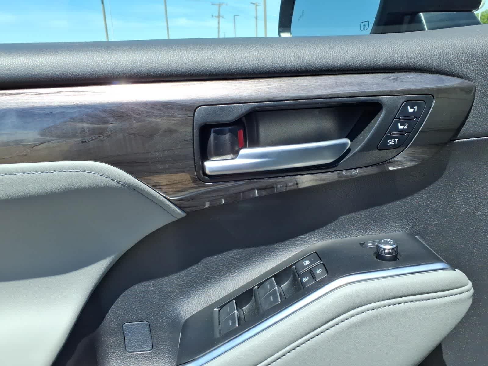 Thumbnail: 2026 Toyota Highlander - 13