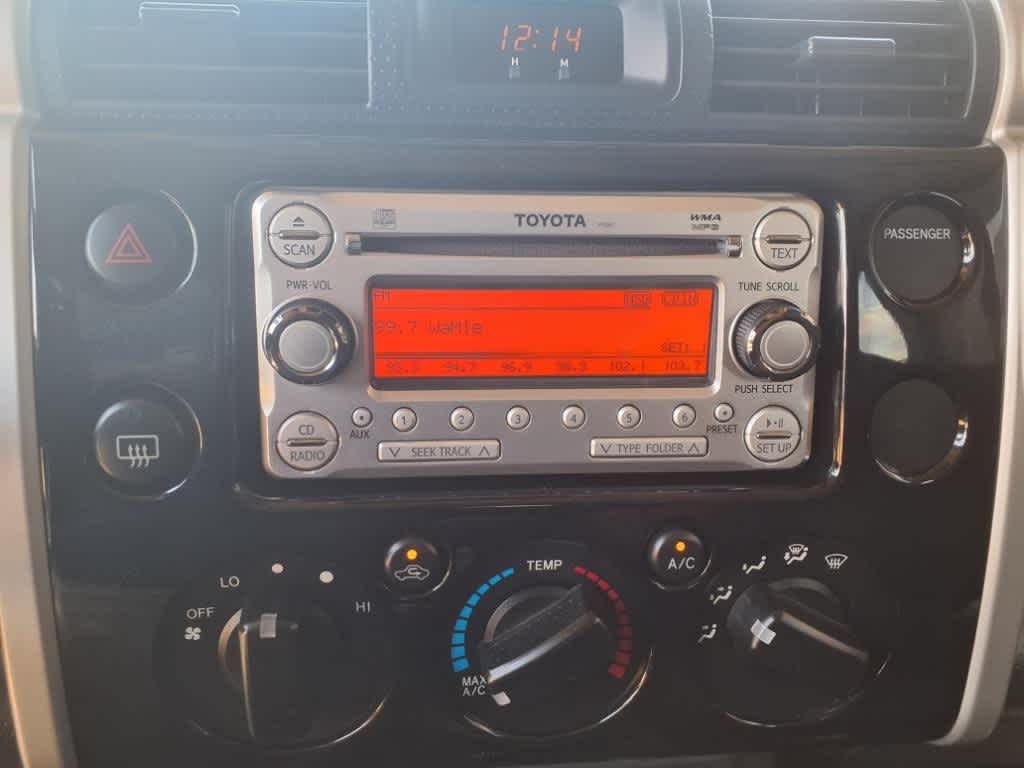 Thumbnail: 2014 Toyota FJ Cruiser - 19