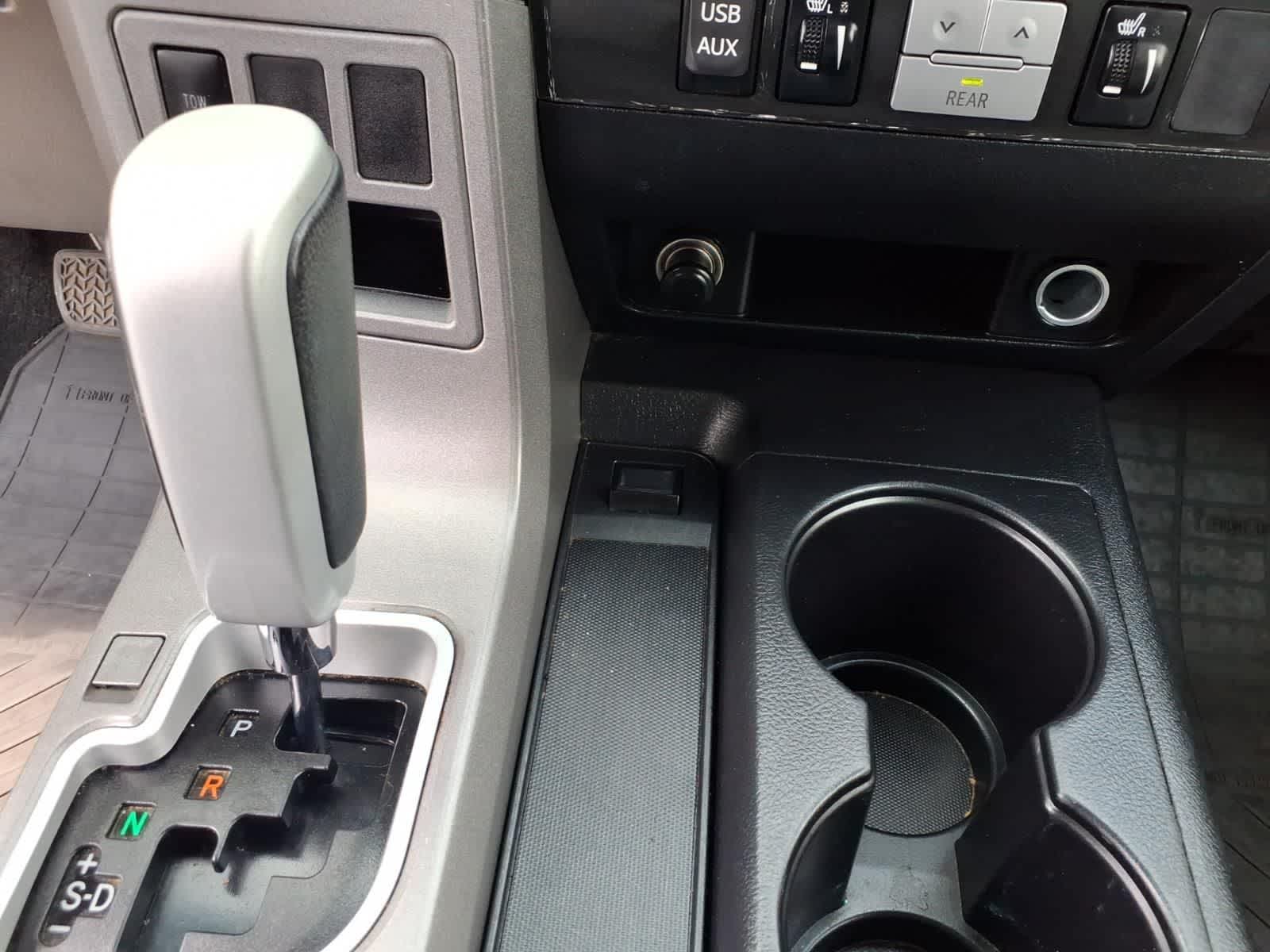 Thumbnail: 2014 Toyota Sequoia - 20
