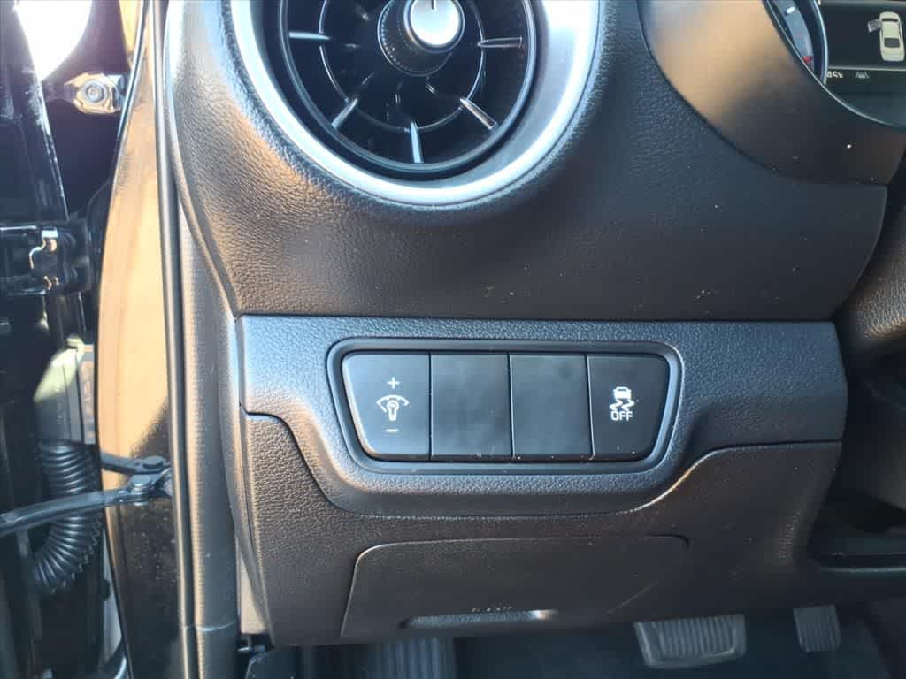 Thumbnail: 2023 Kia Forte - 13