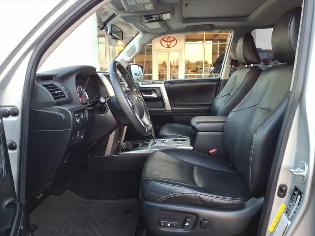 Thumbnail: 2016 Toyota 4Runner - 24