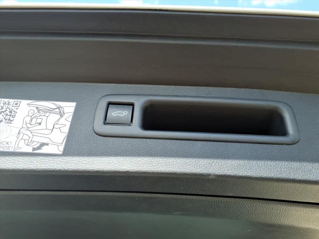 Thumbnail: 2024 Toyota Highlander - 9