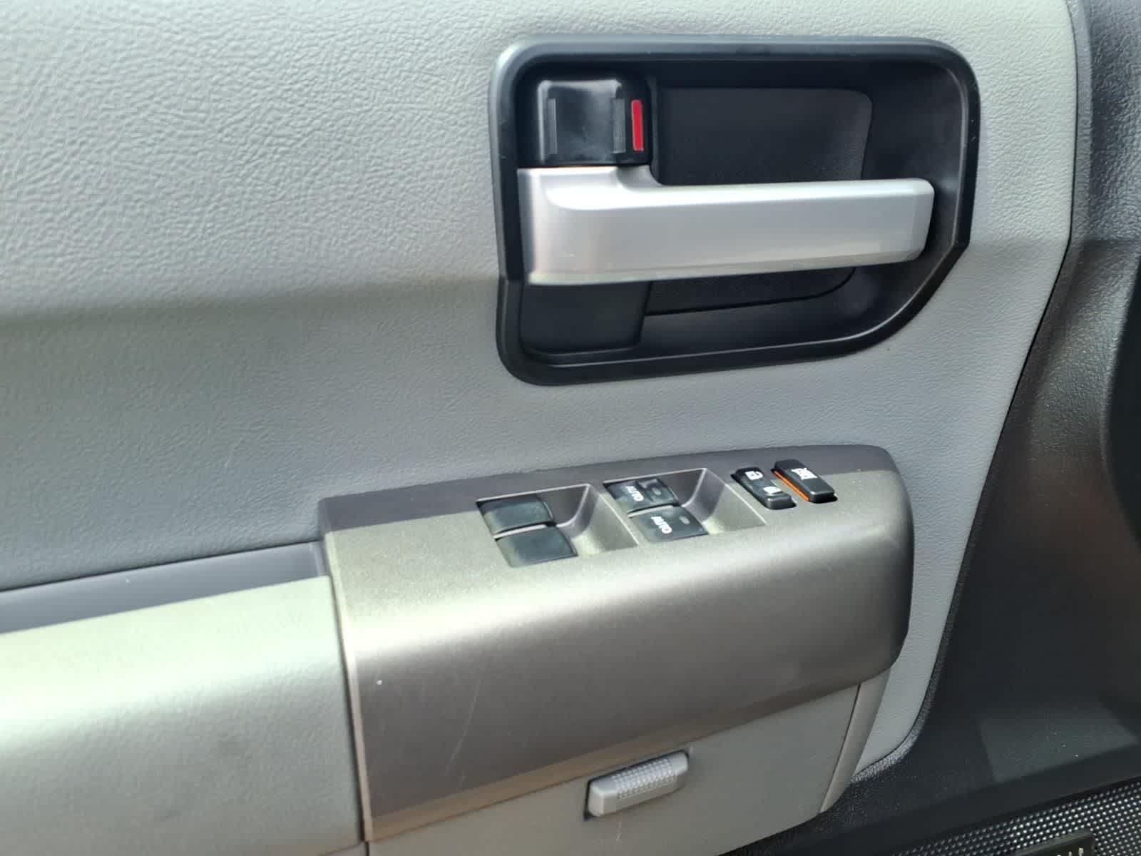 Thumbnail: 2014 Toyota Sequoia - 12